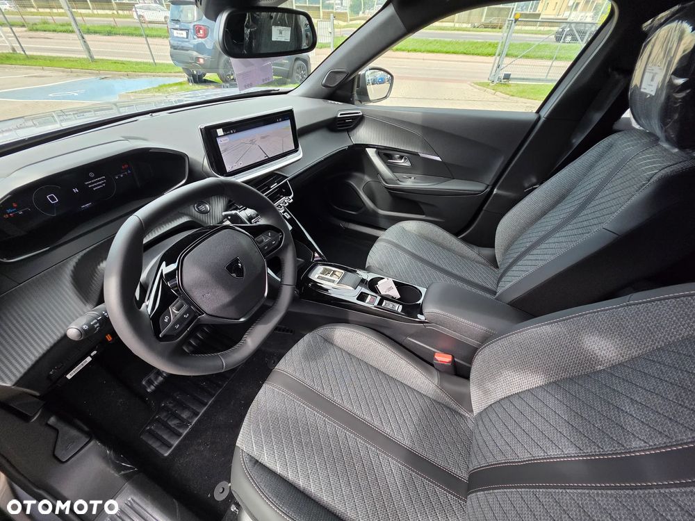 Peugeot 2008 PureTech mHEV Allure e-DCS6 - 12