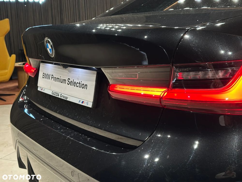 BMW Seria 3 318i M Sport - 10