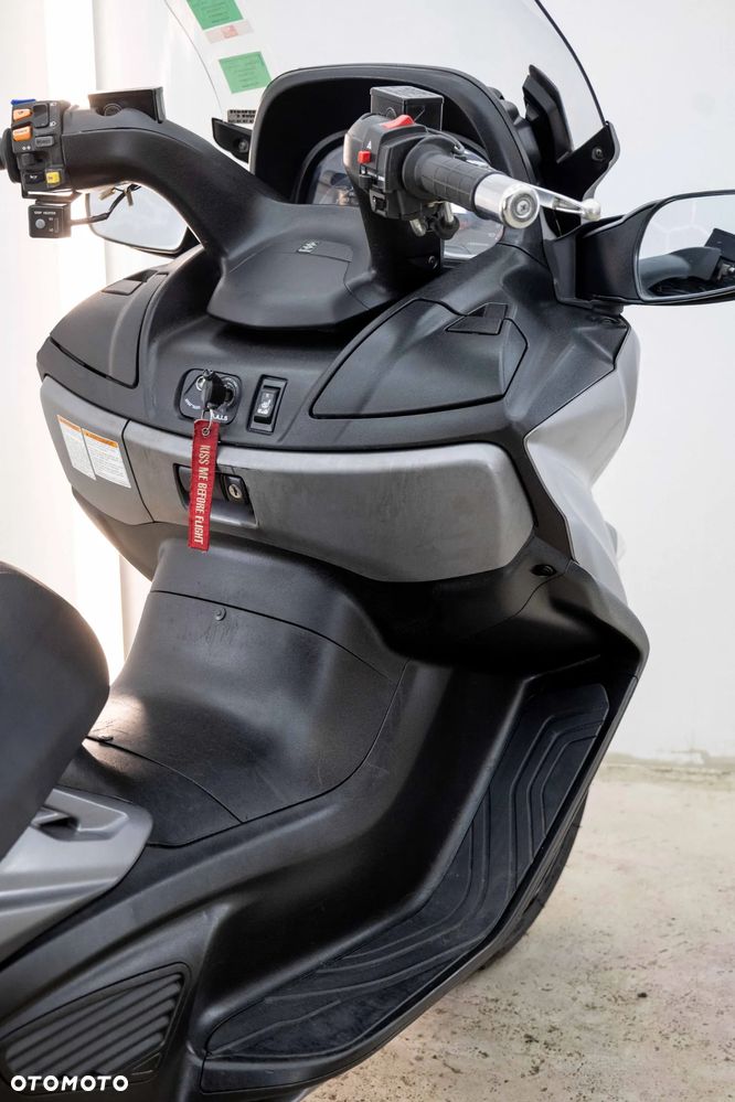Suzuki Burgman - 22