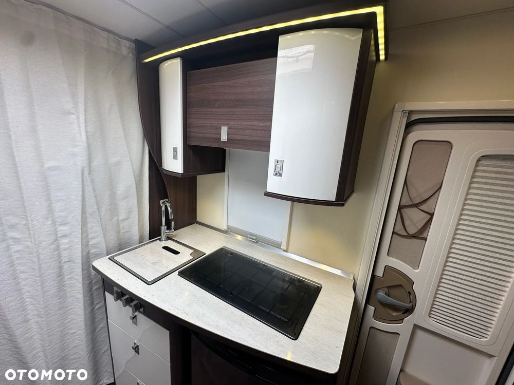 Burstner AVERSO 510 TK PLUS z klimą, napędem i przedsionkiem- 7 os. - 28