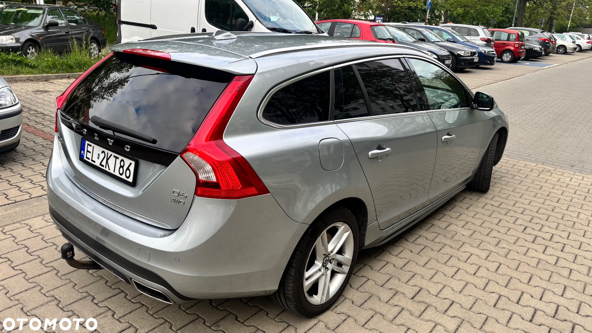 Volvo V60 D6 AWD Plug-in Hybrid Summum - 8