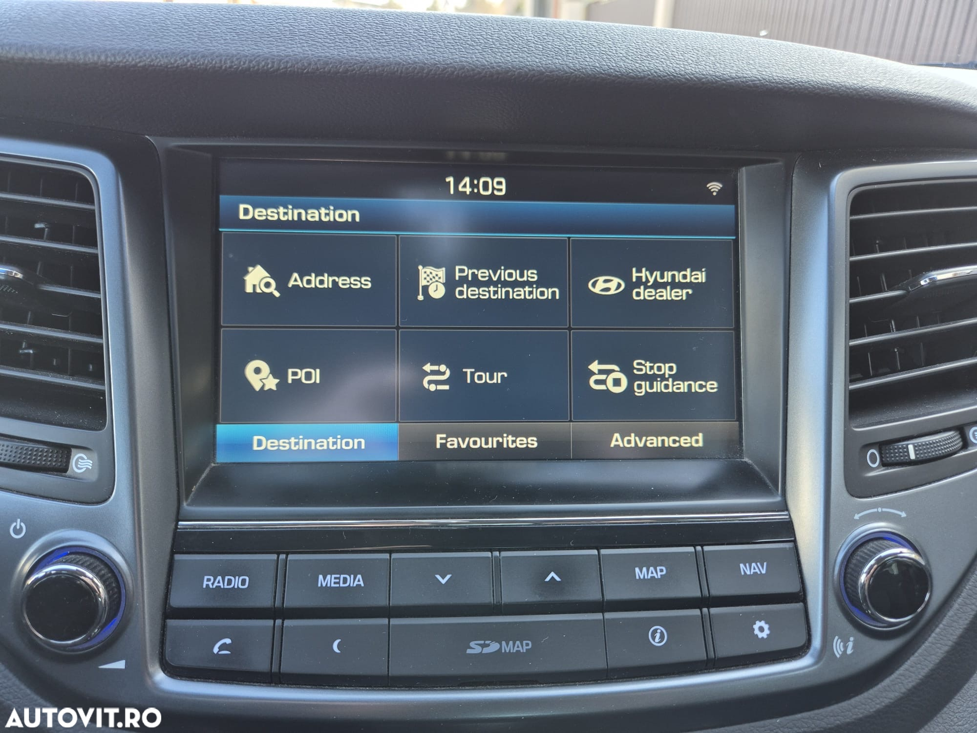 Hyundai Tucson 2.0 CRDI 4WD 6AT Premium+ - 25