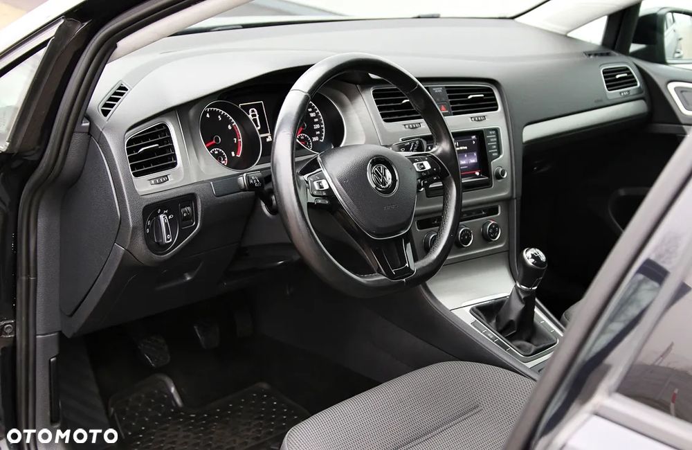 Volkswagen Golf - 20