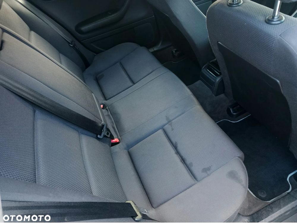 Audi A4 Avant 2.4 - 19