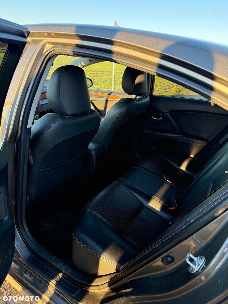 Toyota Avensis 1.8 Premium - 5