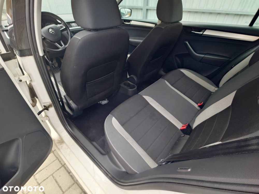 Skoda RAPID - 11