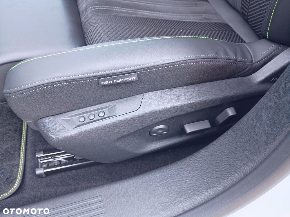 Peugeot 408 1.6 Plug-In Hybrid 225 GT EAT8 - 20