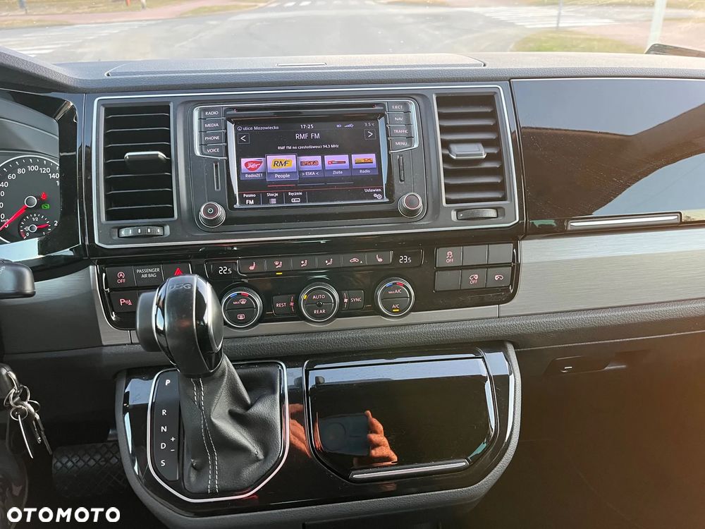 Volkswagen Multivan - 15