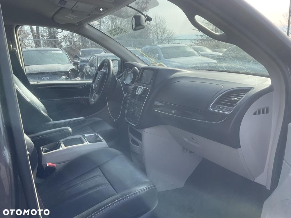 Chrysler Town & Country 3.6 Touring - 39