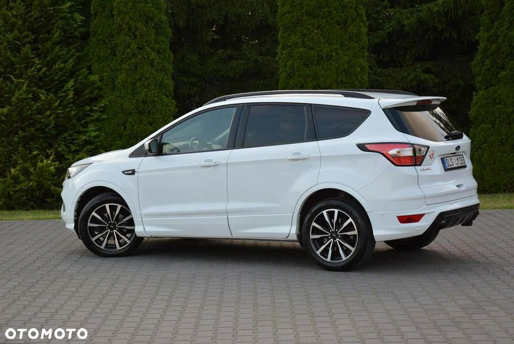 Ford Kuga 1.5 EcoBoost 2x4 ST-Line - 4