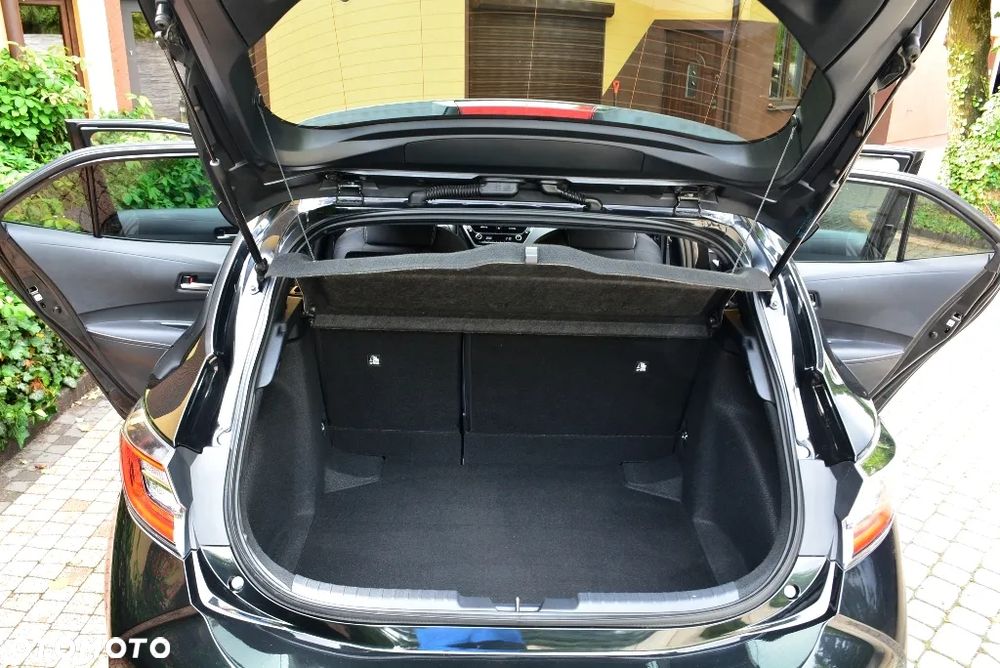 Toyota Corolla 1.8 Hybrid Comfort - 17