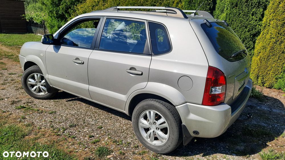 Hyundai Tucson 2.0 Comfort 2WD - 5