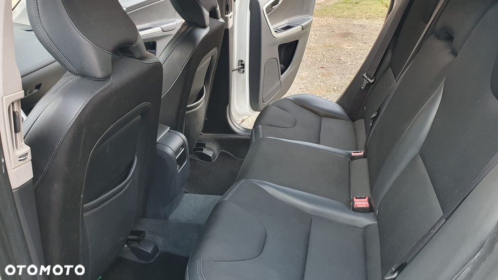 Volvo XC 60 D3 Geartronic Momentum - 14