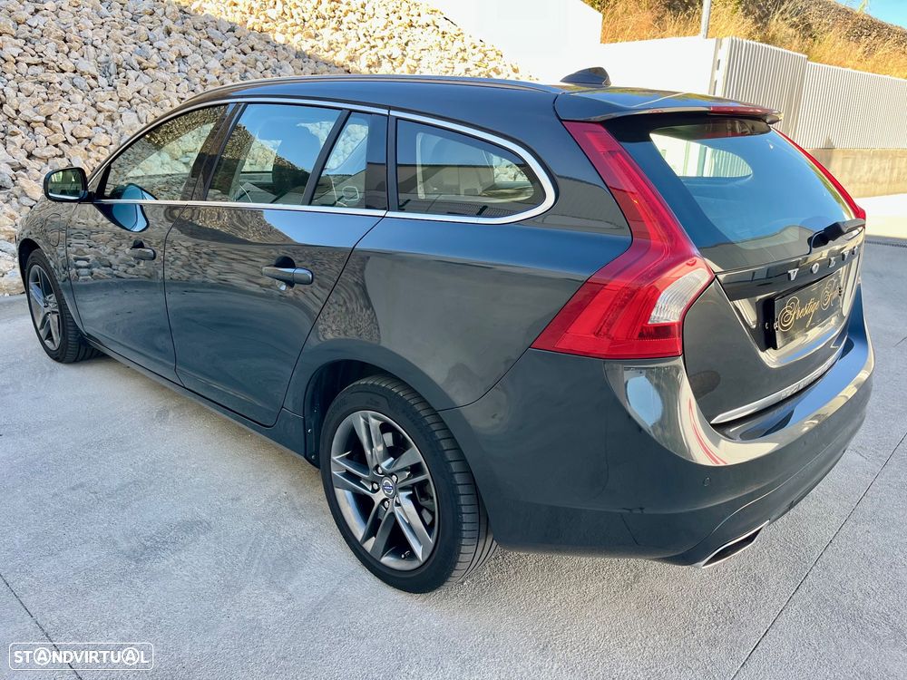 Volvo V60 D6 Plug-In-Hybrid AWD Geartronic Summum - 21