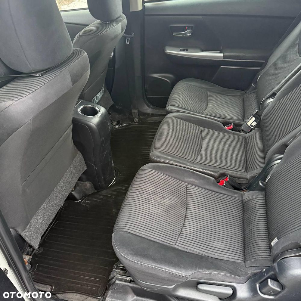 Toyota Prius (Hybrid) - 14