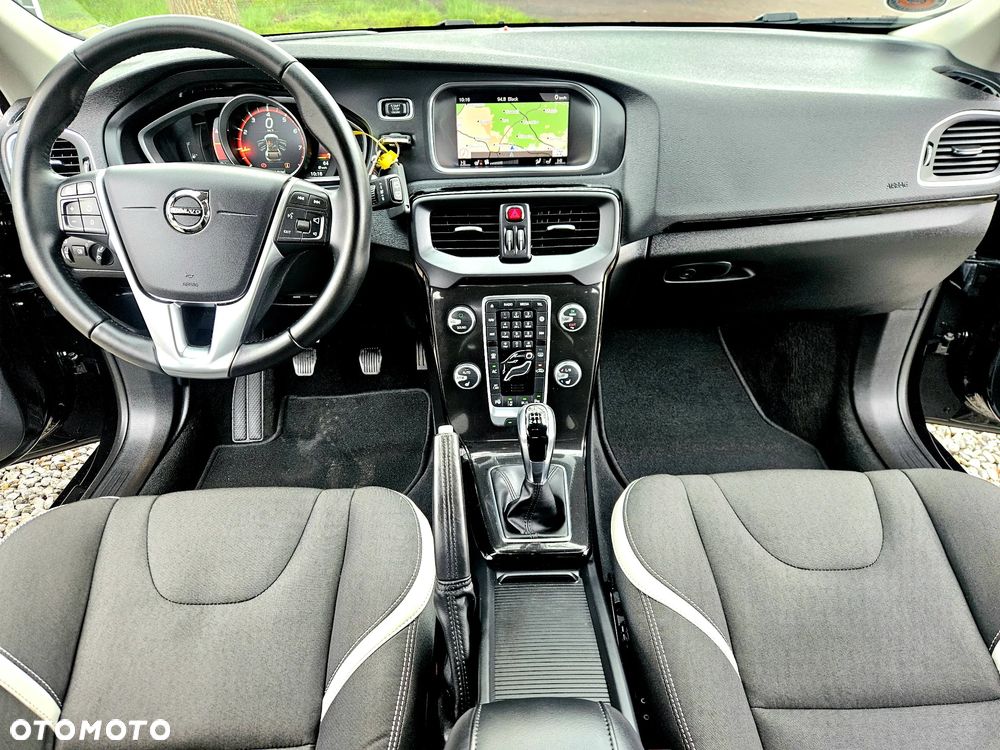 Volvo V40 T2 Linje Svart - 23