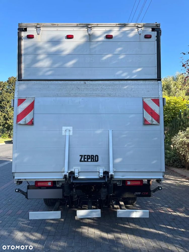 Mercedes-Benz Sprinter - 4