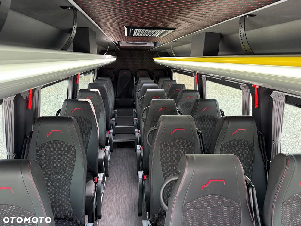 Mercedes-Benz Sprinter 517 - 19