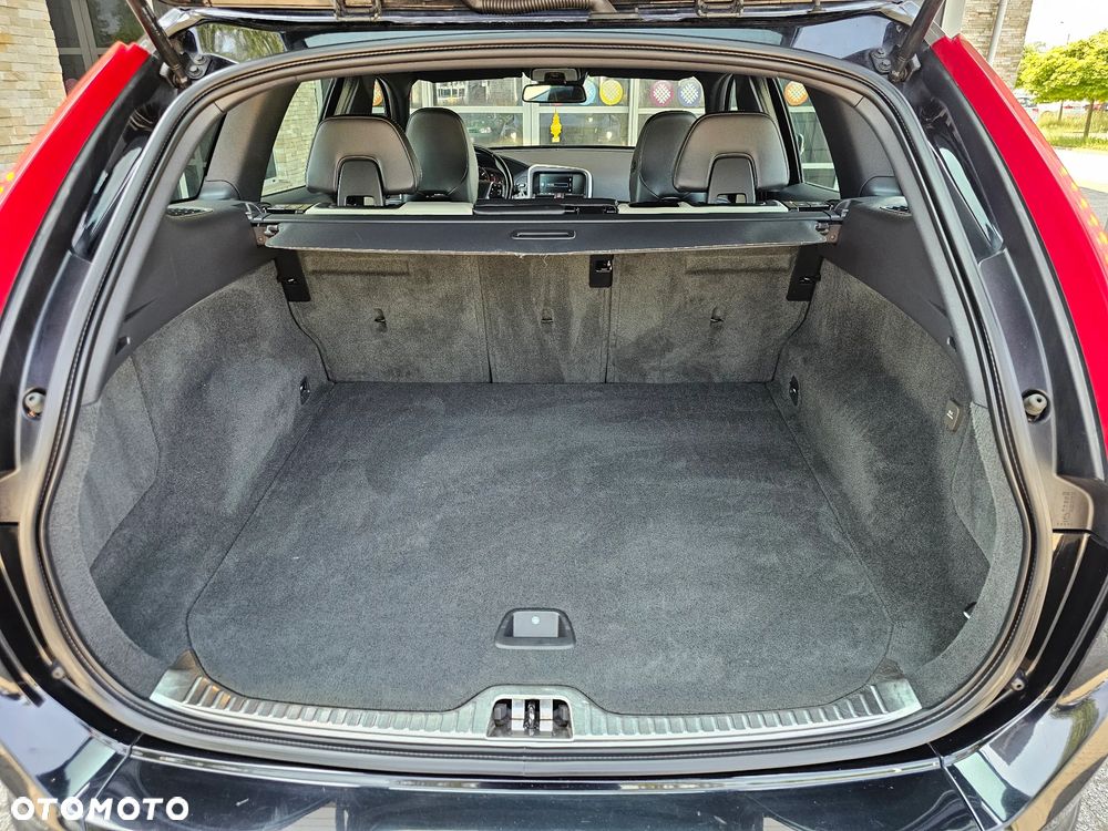 Volvo XC 60 D4 Momentum - 37