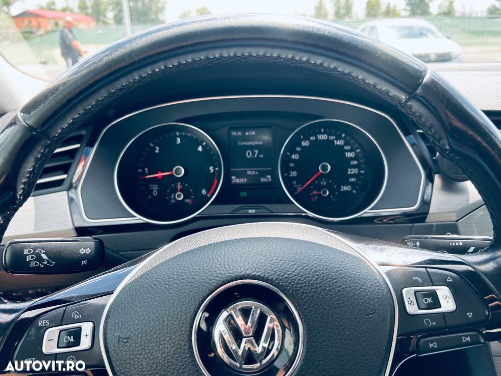 Volkswagen Passat 2.0 TDI Comfortline - 10