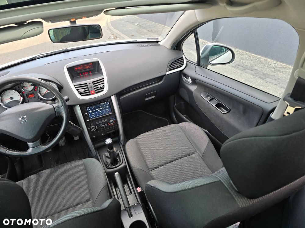 Peugeot 207 - 19