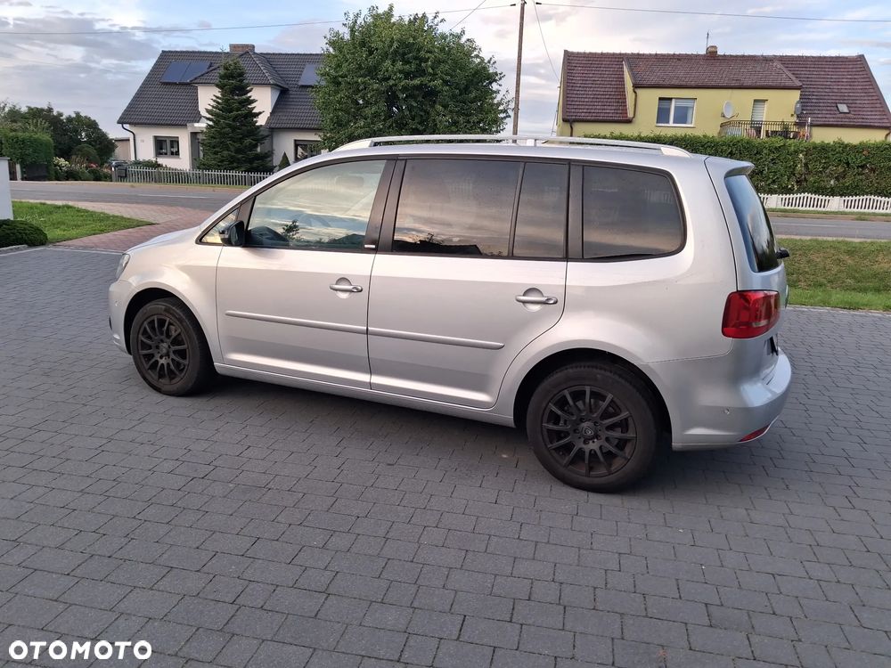Volkswagen Touran 1.2 TSI STYLE - 2