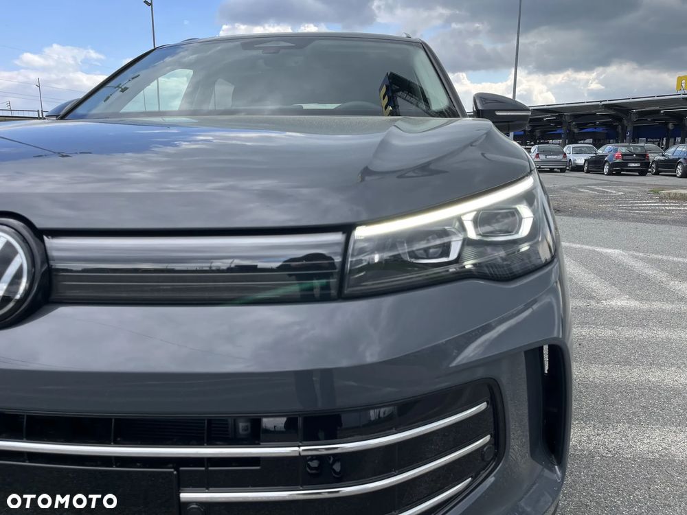 Volkswagen Tiguan 2.0 TDI Elegance DSG - 23