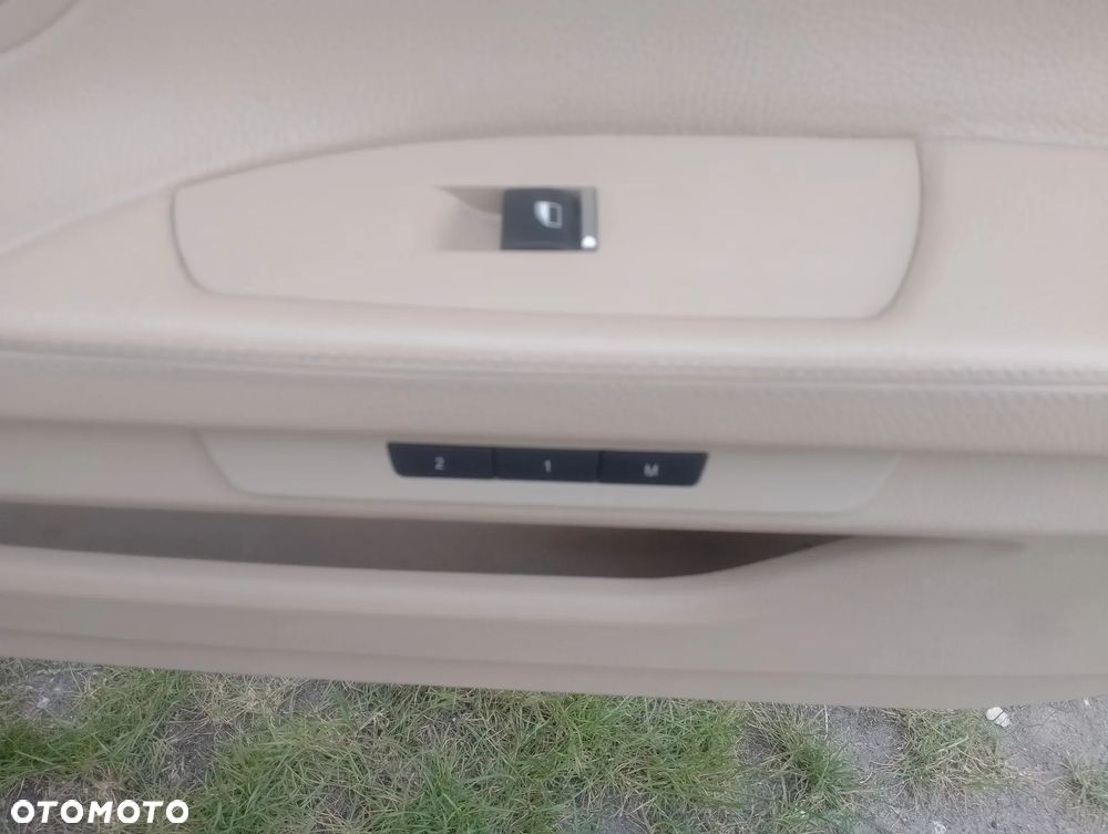 BMW Seria 7 740i L - 15