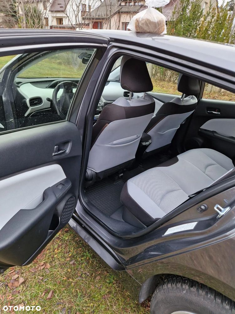 Toyota Prius Hybrid - 14