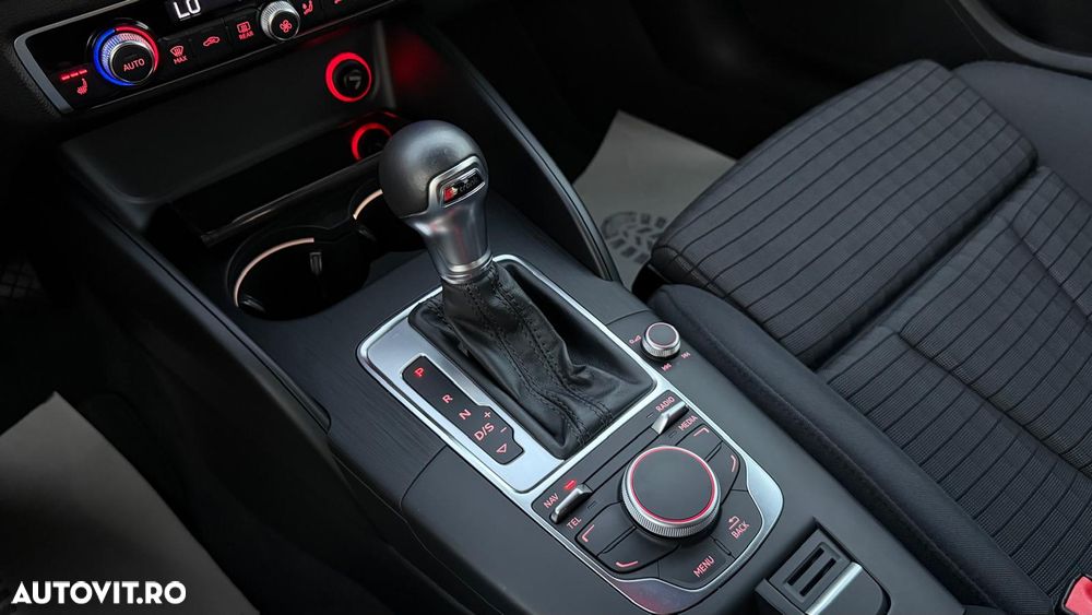 Audi A3 1.6 TDI DPF S tronic Ambiente - 11