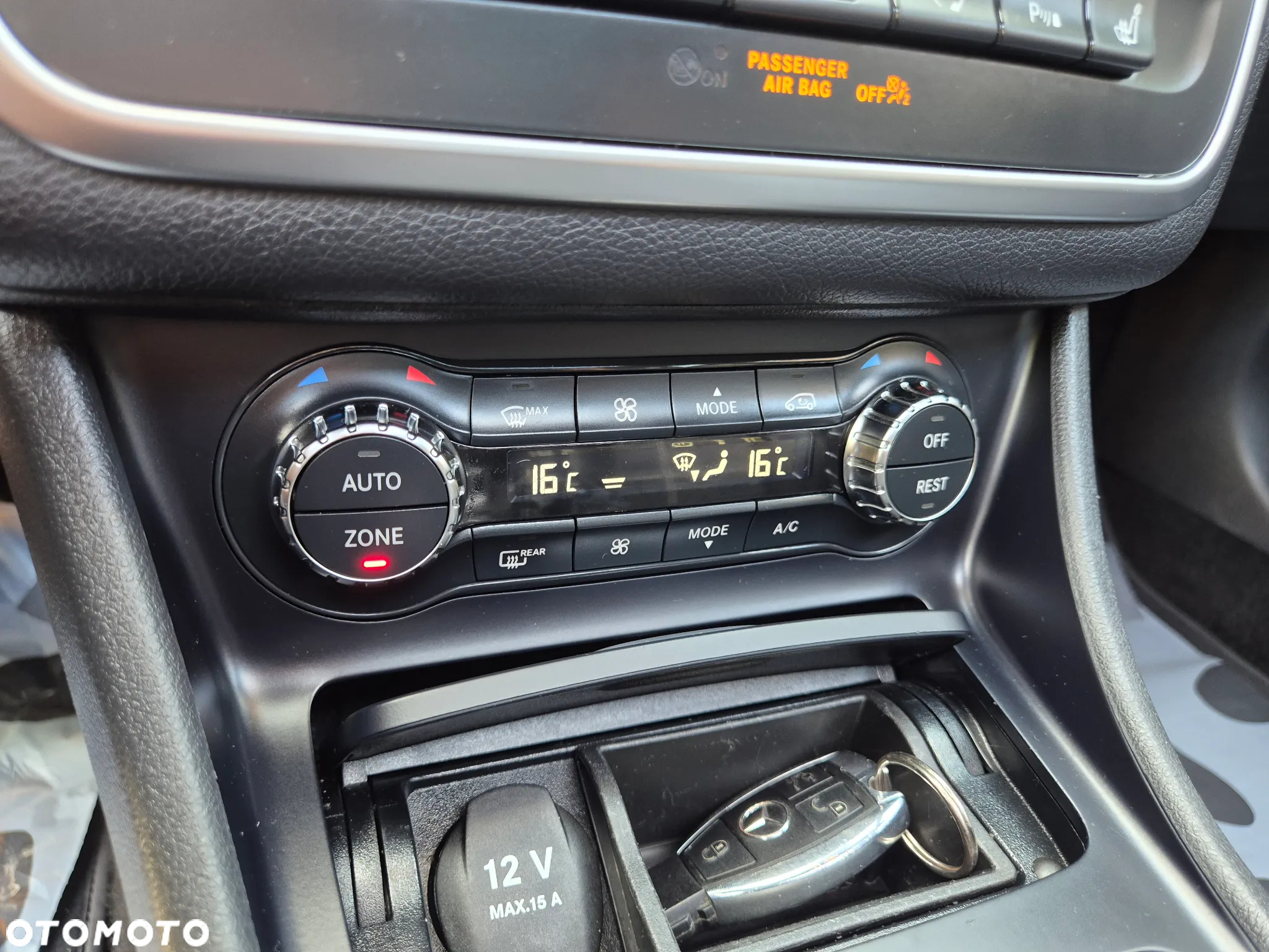 Mercedes-Benz GLA 200 UrbanStyle Edition - 23