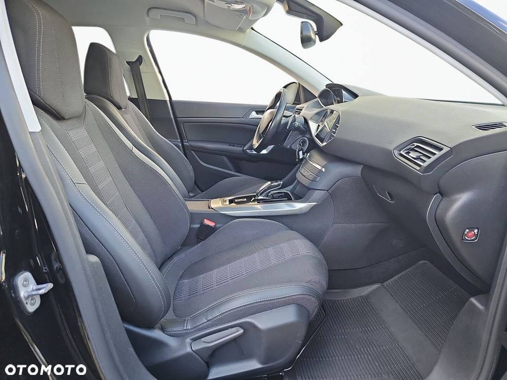 Peugeot 308 BlueHDi 130 EAT8 Allure - 14