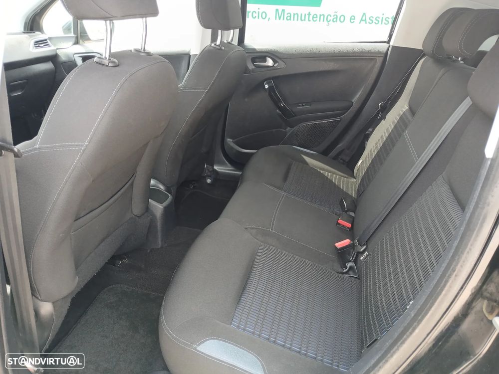 Peugeot 208 1.2 VTi Allure - 17