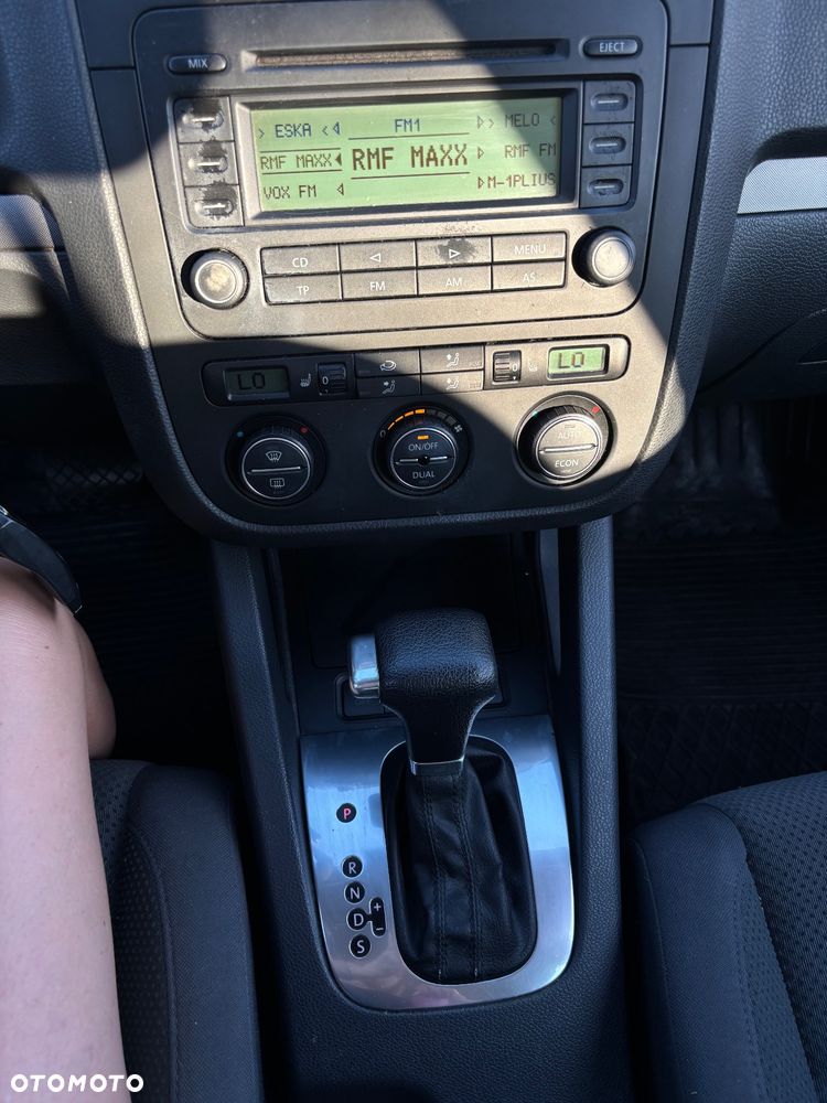 Volkswagen Golf 1.6 DSG Comfortline - 6