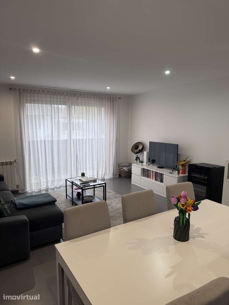 Apartamento T2 com garagem e terraço na Maia - Grande imagem: 5/6
