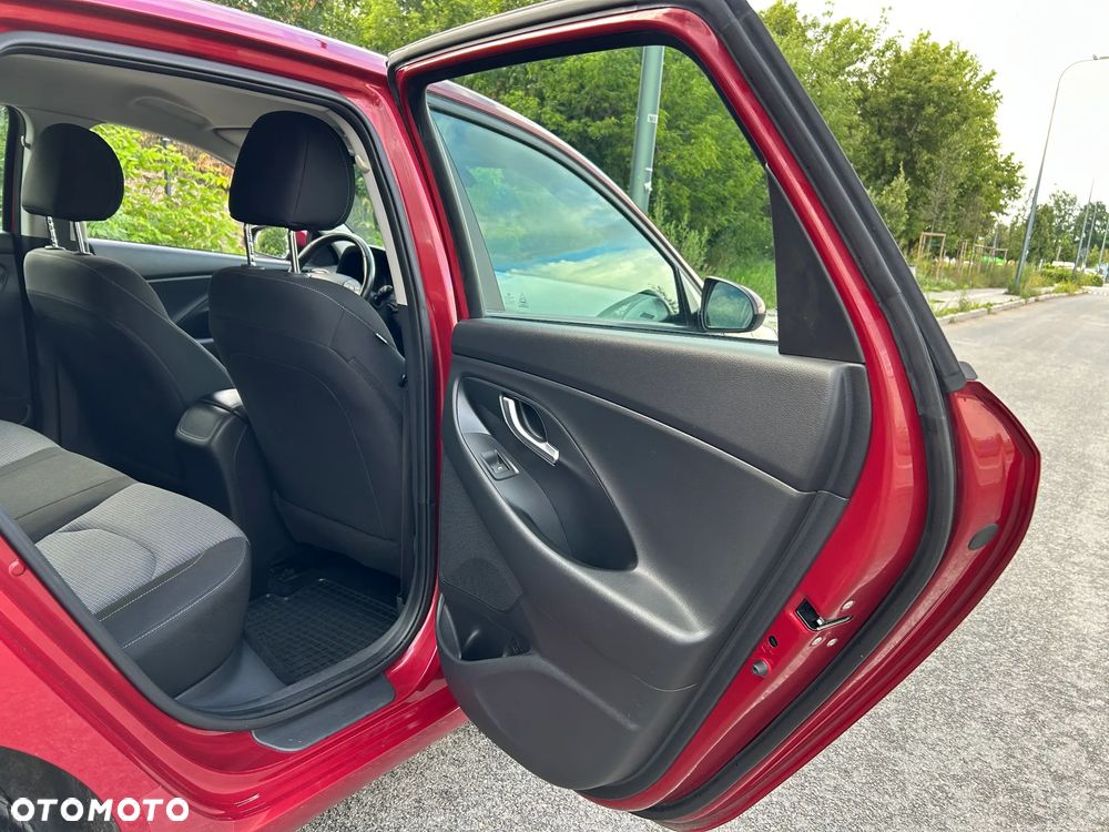 Hyundai i30 1.5 DPI Classic + - 22