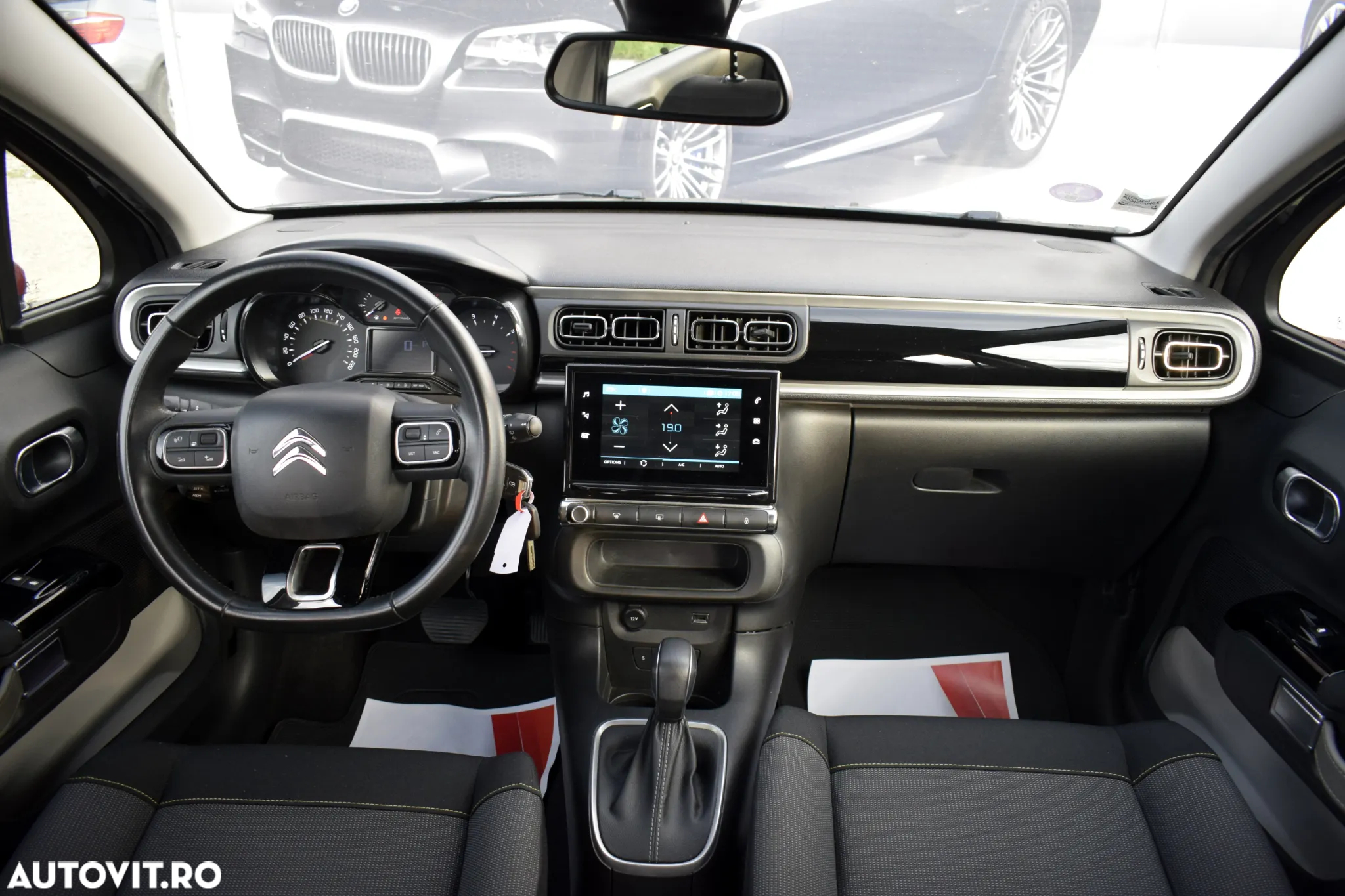 Citroën C3 Pure Tech 110 S&S EAT6 SHINE - 8