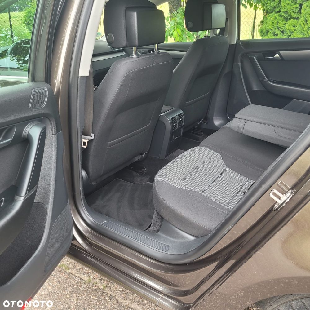 Volkswagen Passat 2.0 TDI Highline - 22