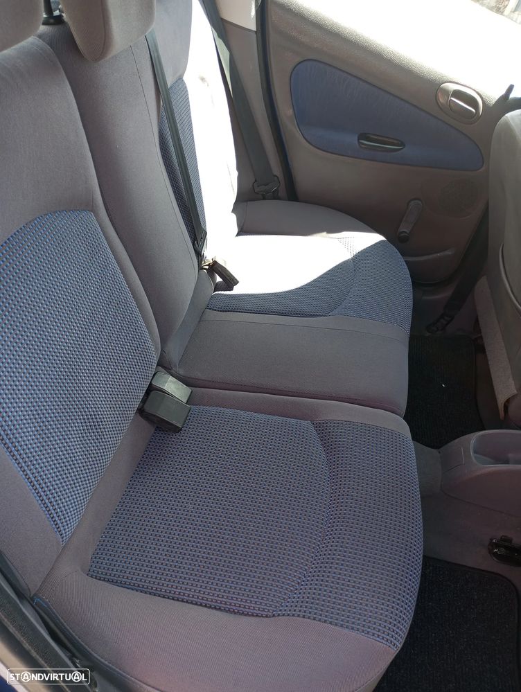 Peugeot 206 1.1 Color Line - 11