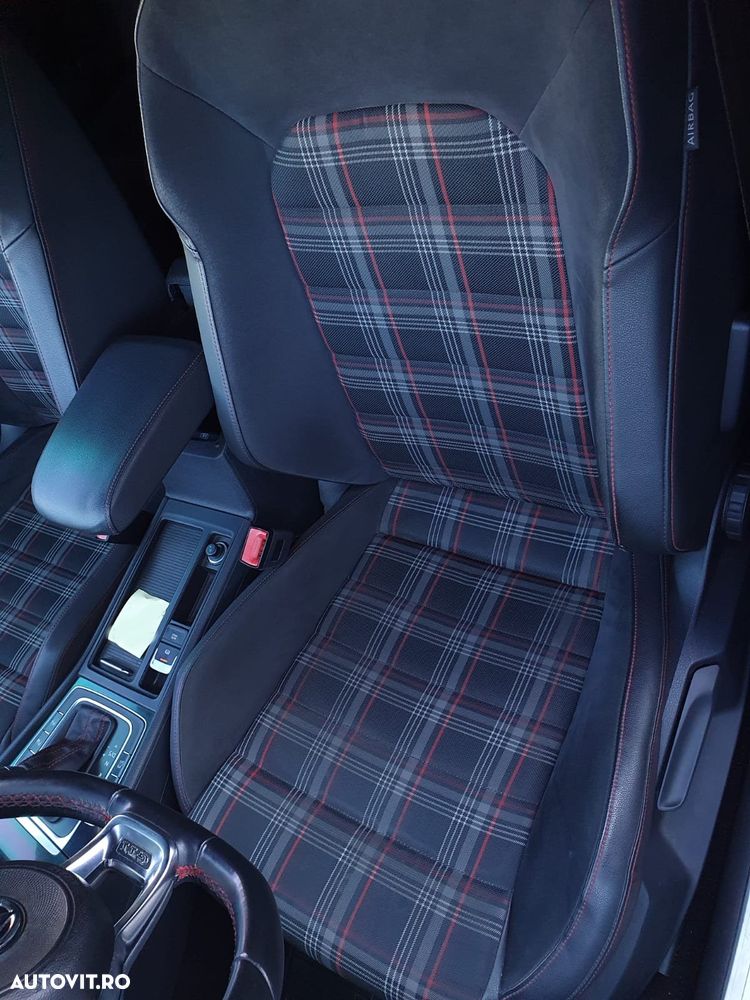 Volkswagen Golf GTI BlueMotion Technology DSG - 31