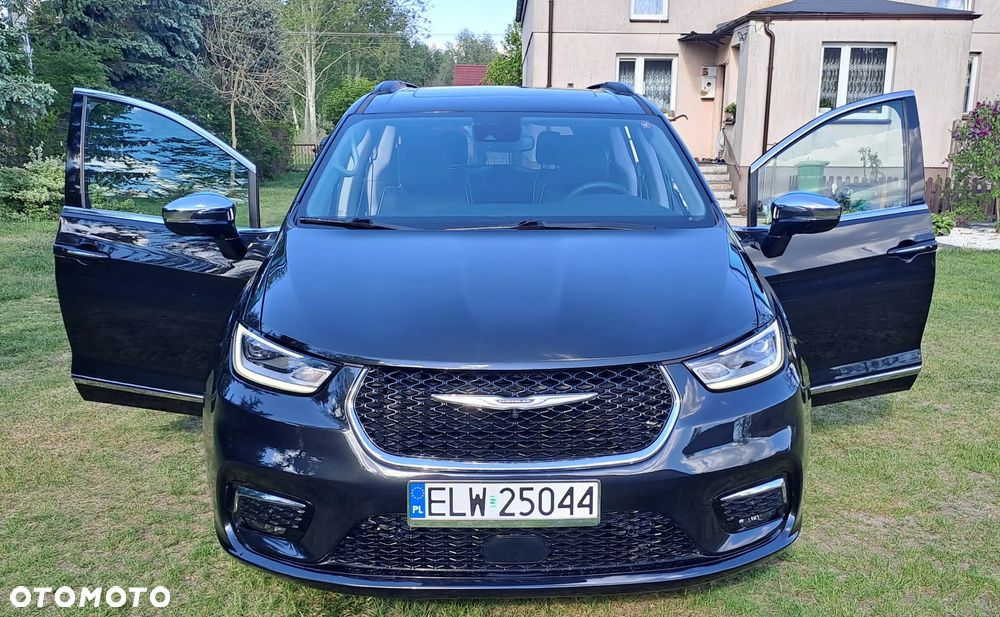 Chrysler Pacifica - 1