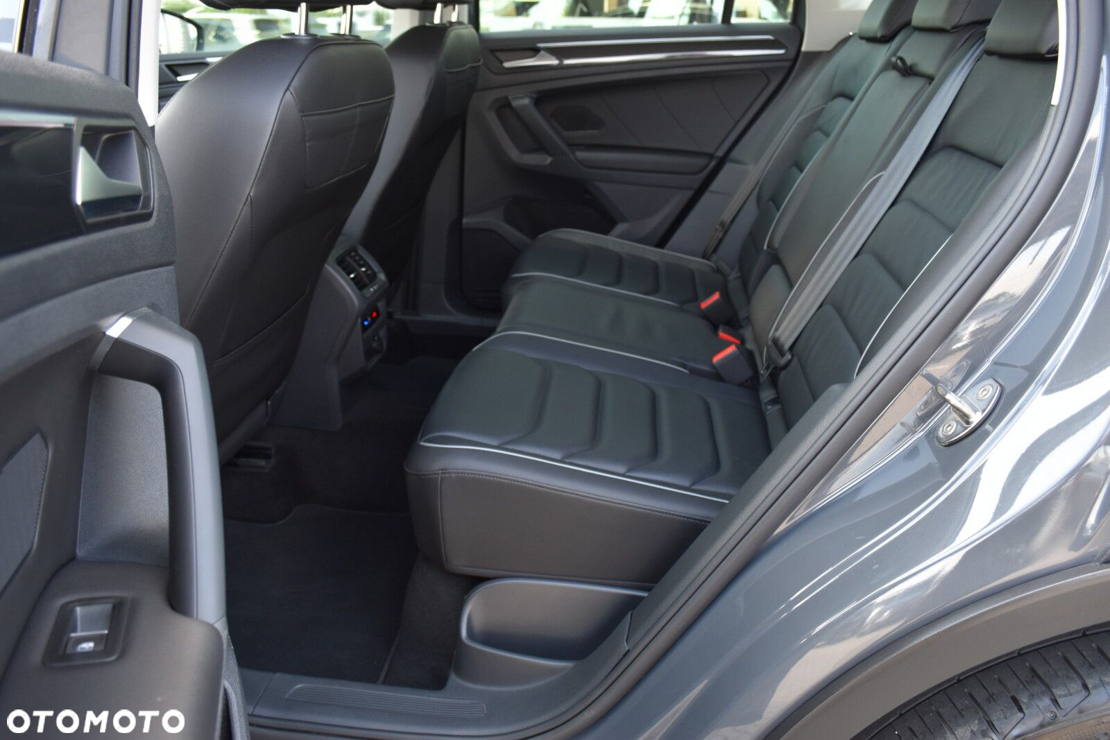 Volkswagen Tiguan 2.0 TDI SCR 4Mot Elegance DSG - 38