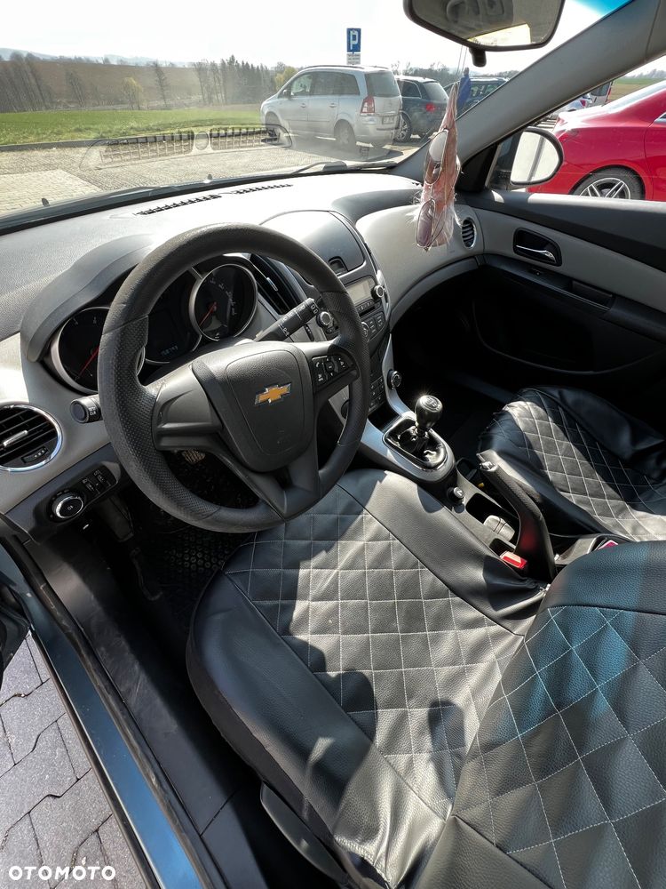 Chevrolet Cruze 1.6 LS - 8