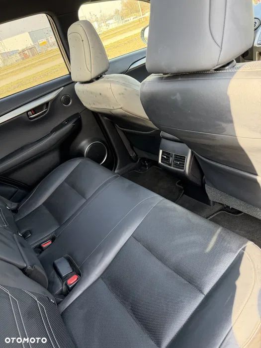 Lexus NX 300h Comfort AWD - 3