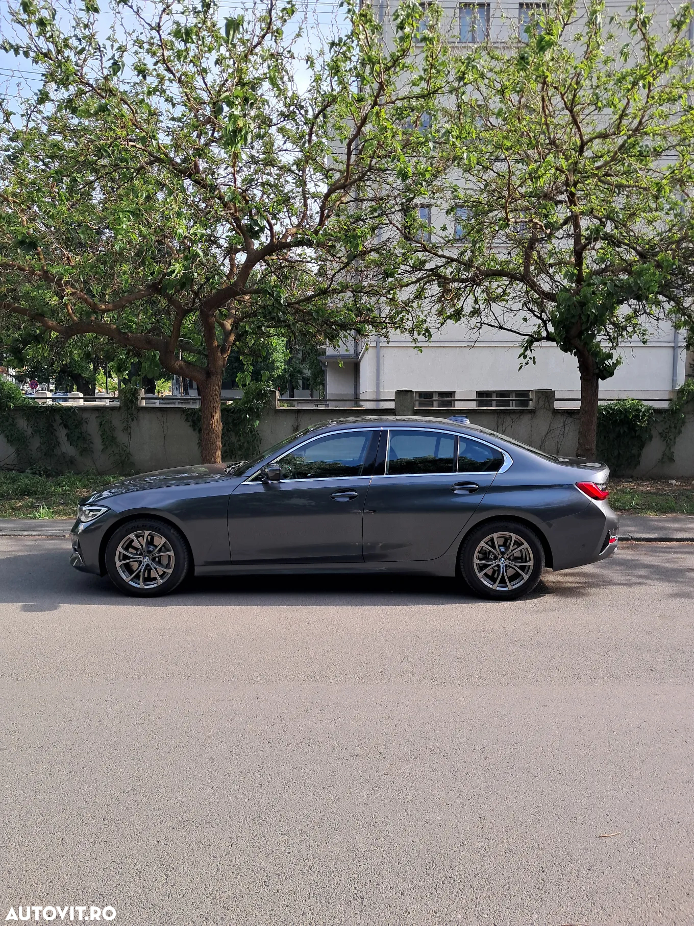 BMW Seria 3 330i Aut. Luxury Line - 8