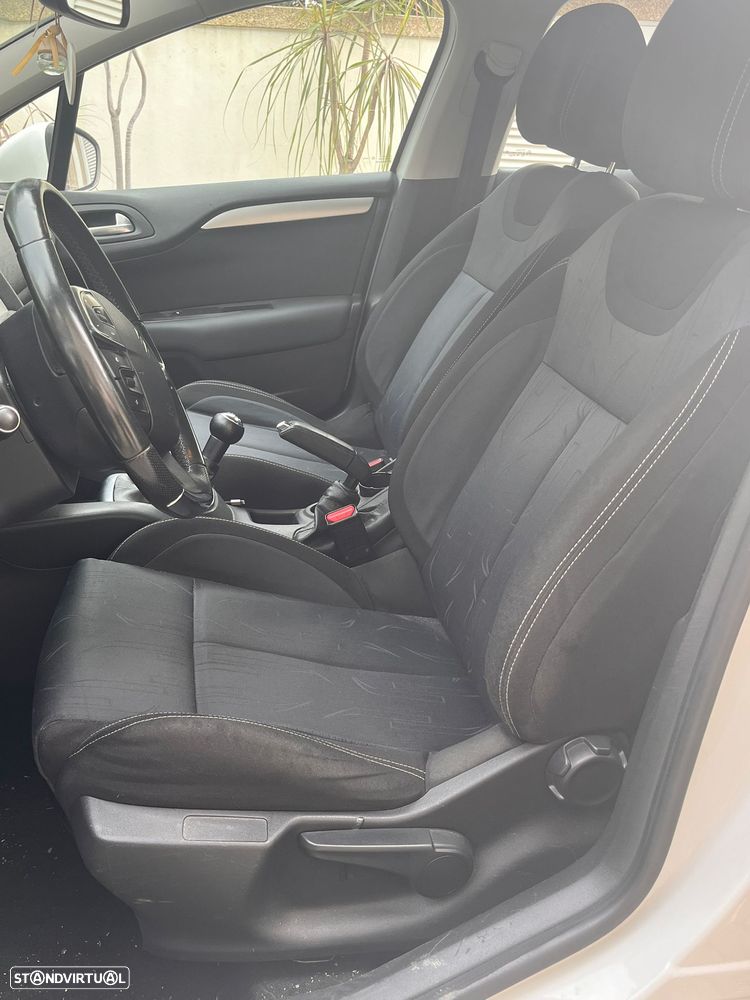 Citroën C4 HDi 90 Attraction - 6