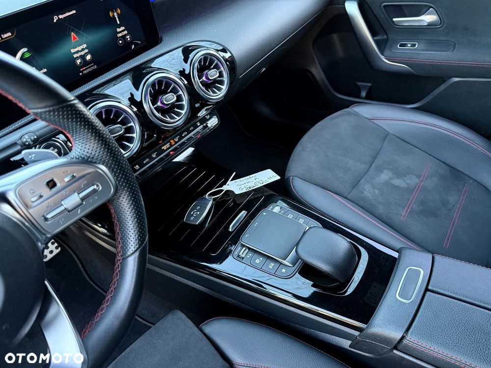 Mercedes-Benz Klasa A 250 e PHEV AMG Line 8G-DCT - 36