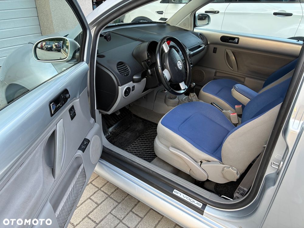 Volkswagen New Beetle - 4