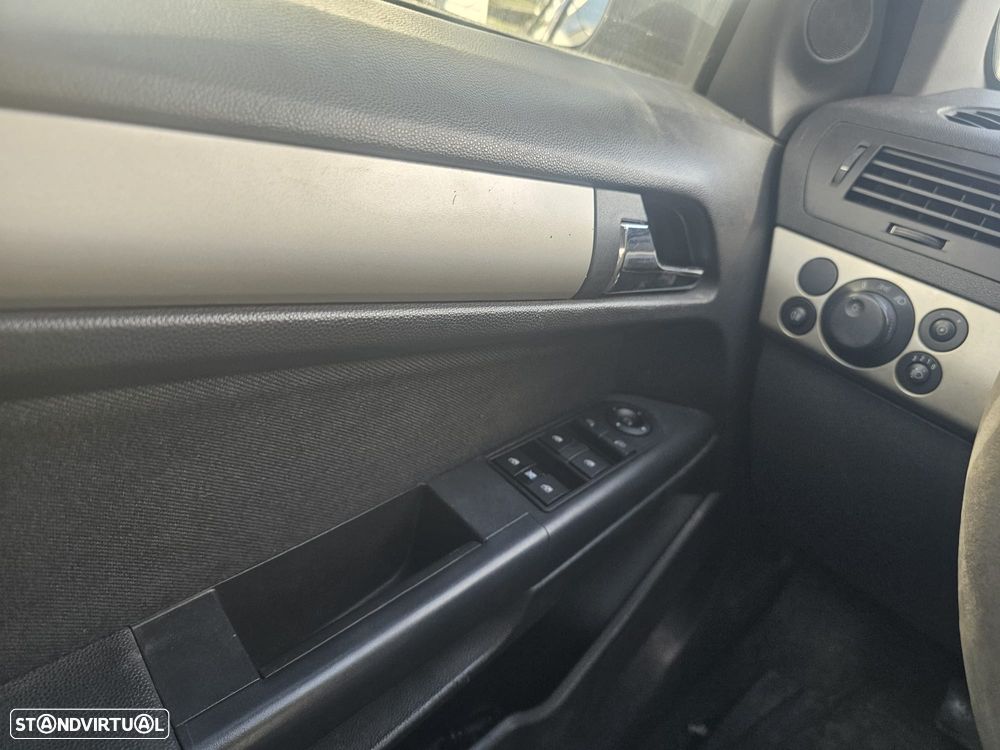 Opel Astra Caravan - 6