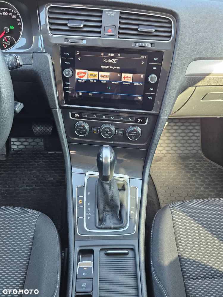 Volkswagen Golf - 29